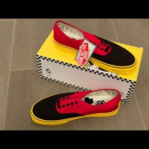 Disney Mickey Mouse Vans Men’s Size 10